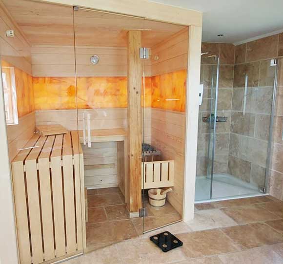 Salzstein-Sauna im Bad
