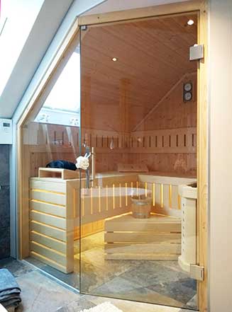 Sauna Glasfront mit Schrgeinstieg